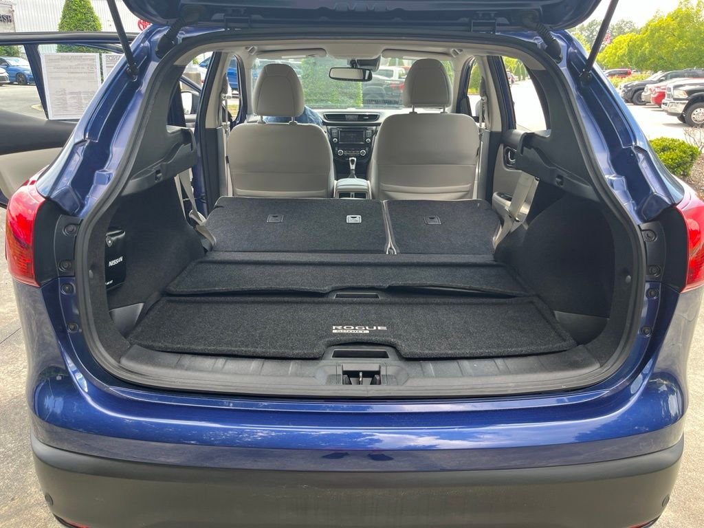 Used 2019 Blue Nissan SL image 33