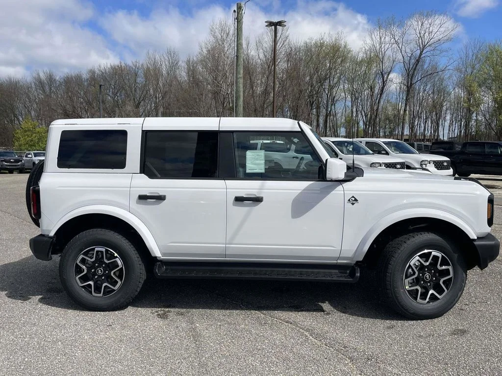 New 2026 White Ford Outer Banks image 2