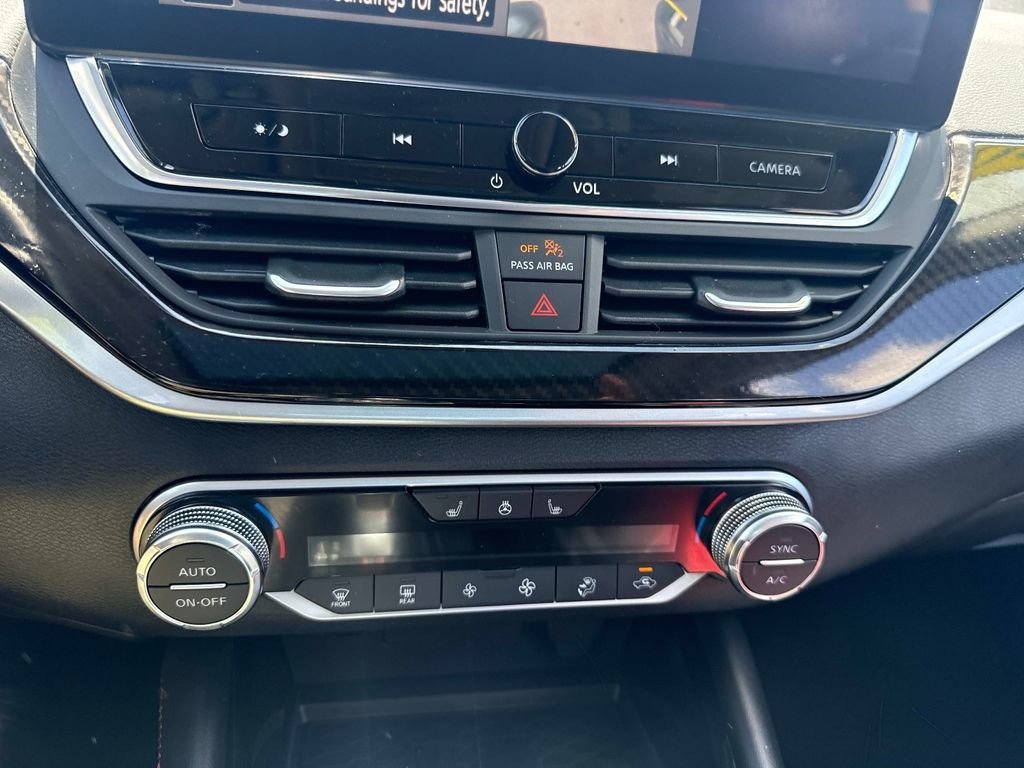 Used 2023 Blue Nissan 2.0 SR image 25