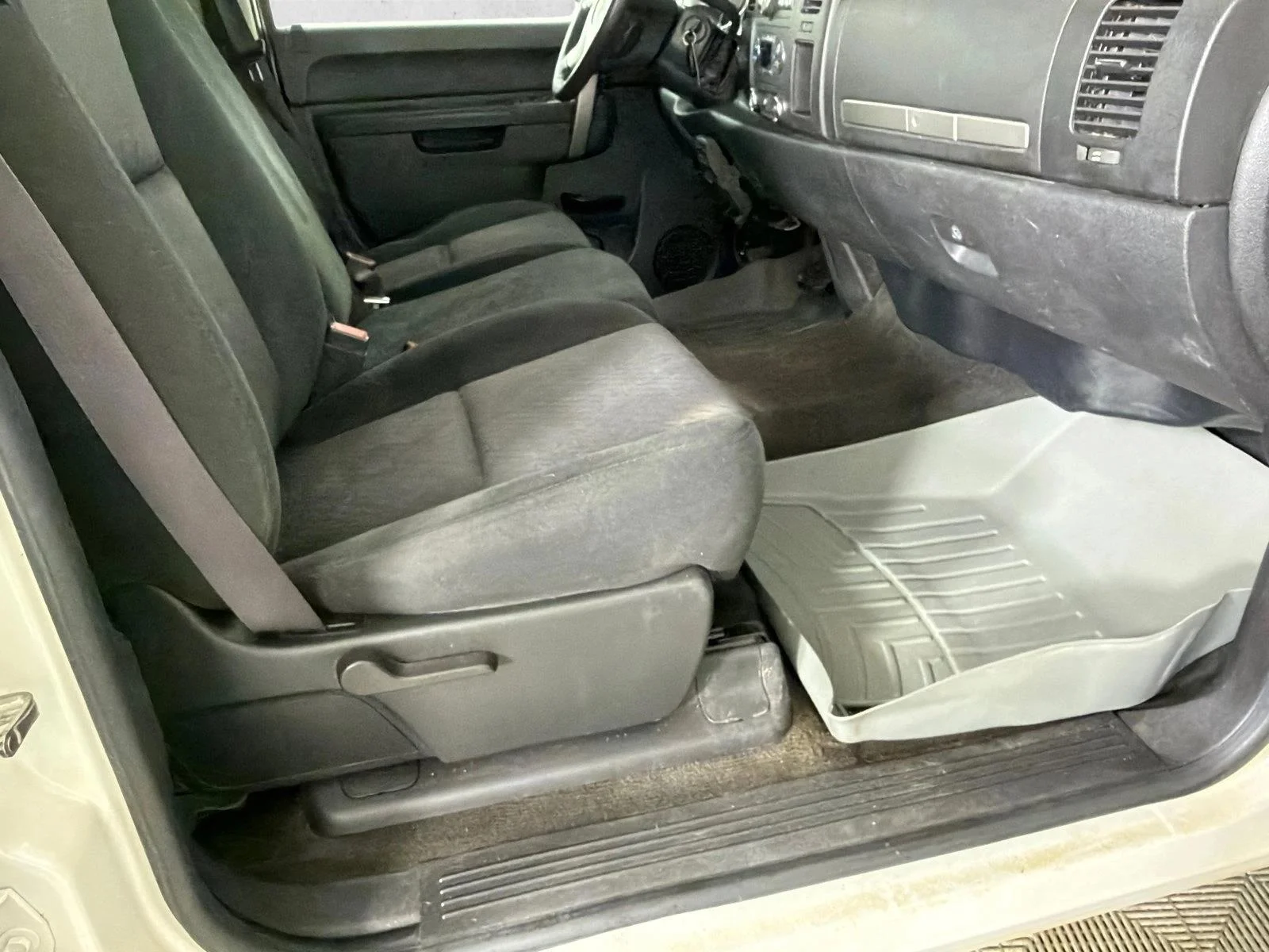 Used 2011 Beige Chevrolet LT image 12