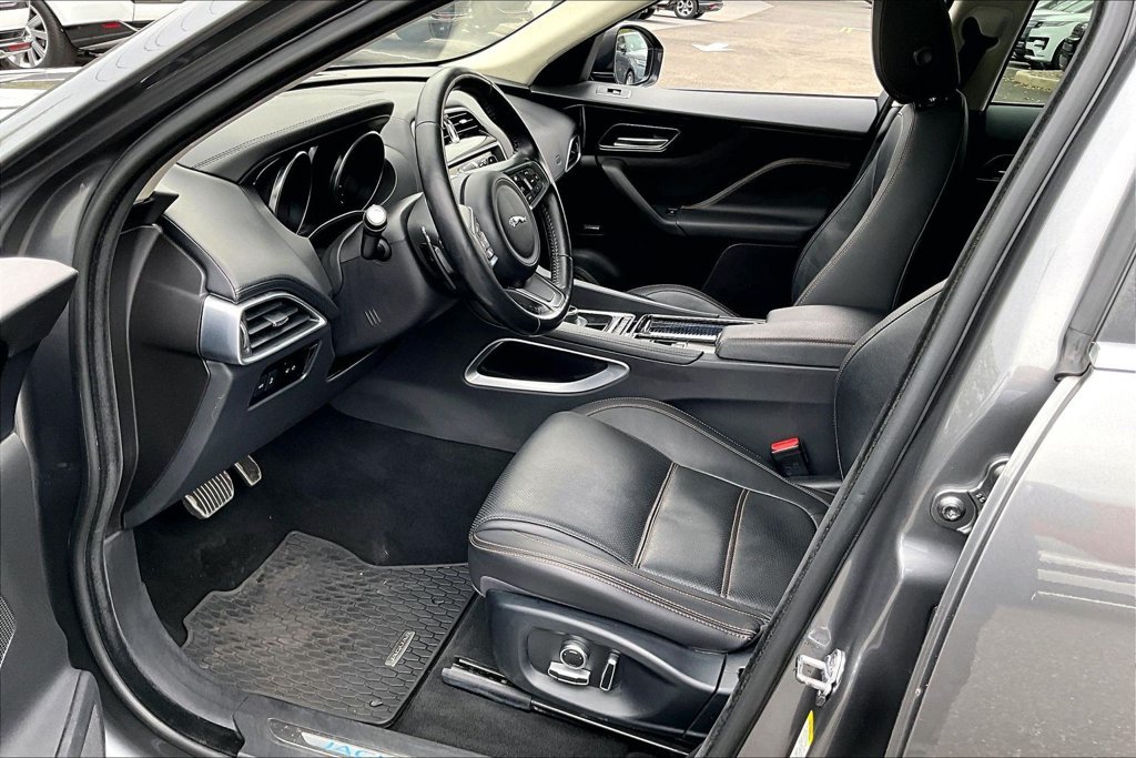 Used 2019 Gray Jaguar 25t Prestige image 13