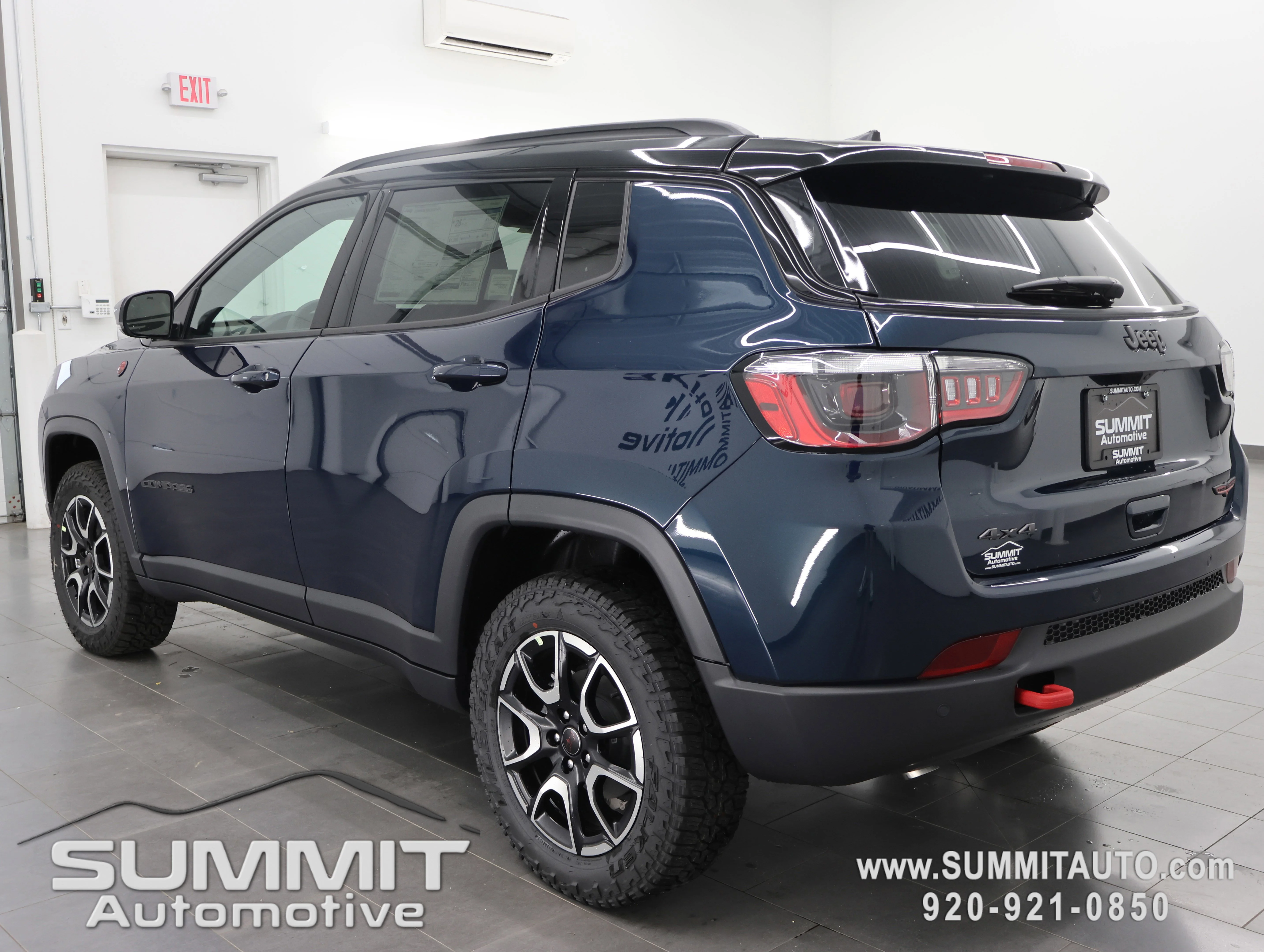 New 2026 Fathom Blue Pearl-Coat Exterior Paint Jeep Trailhawk image 6