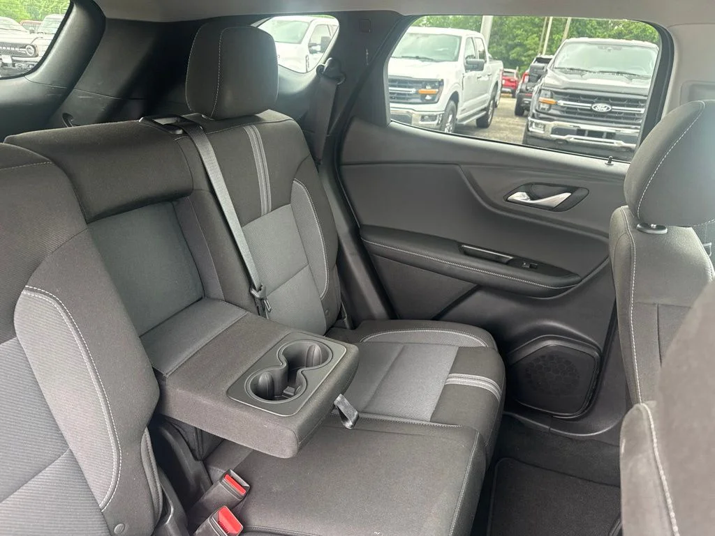Used 2025 White Chevrolet LT image 14