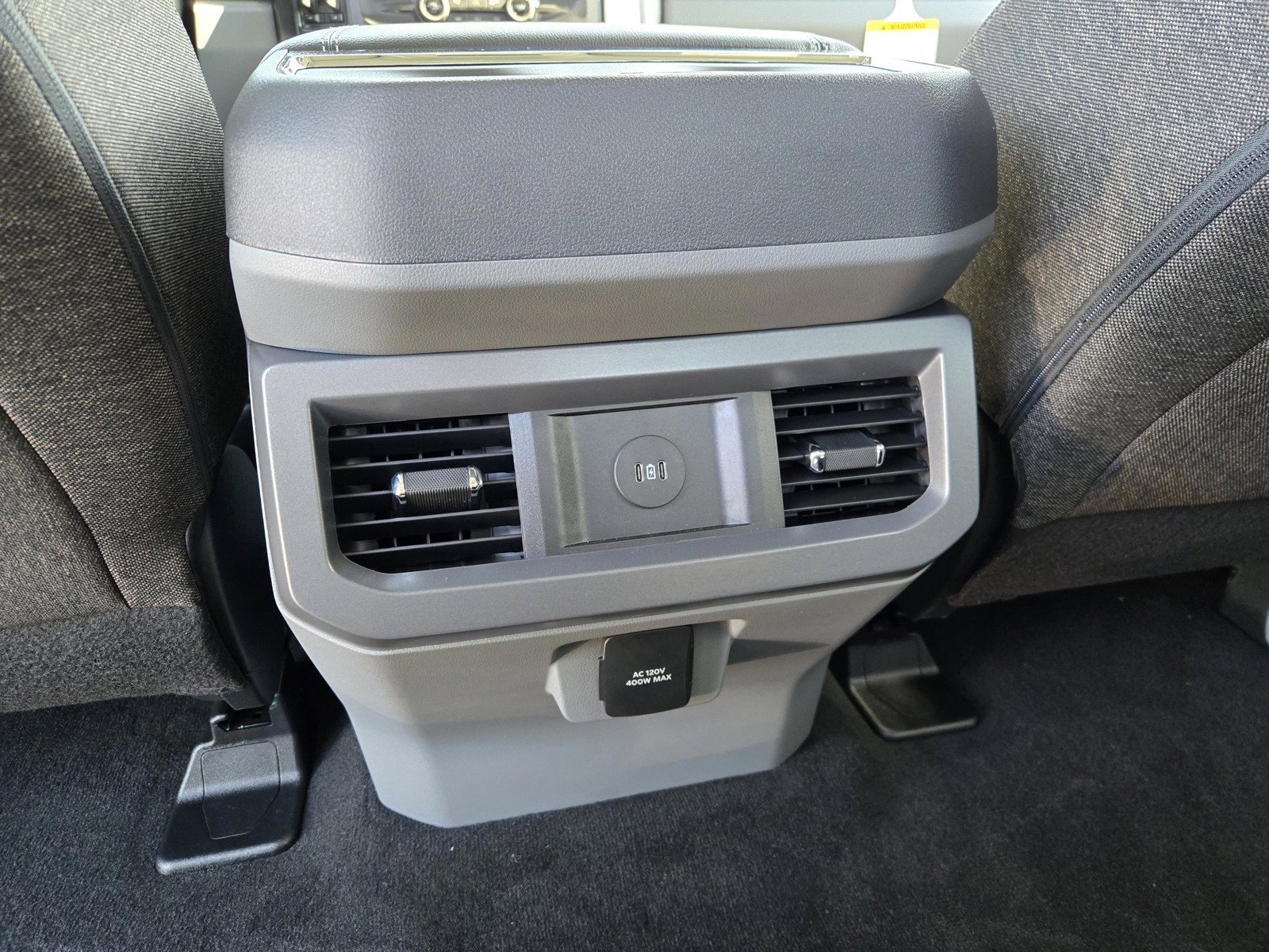 New 2027 Oxford White Ford F-350® XLT image 8