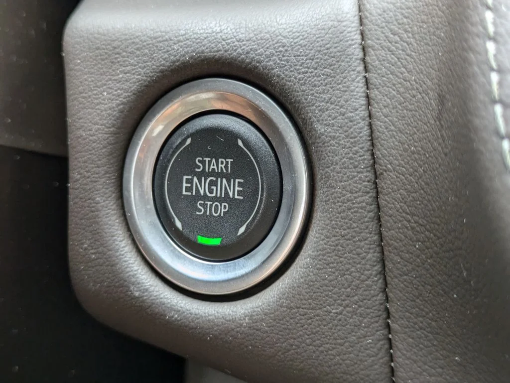 Used 2024 Summit White GMC SLT image 30