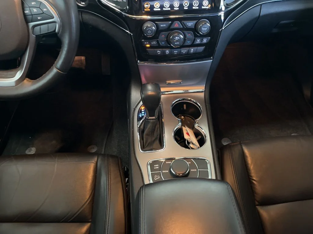 Used 2022 Black Jeep Limited image 10