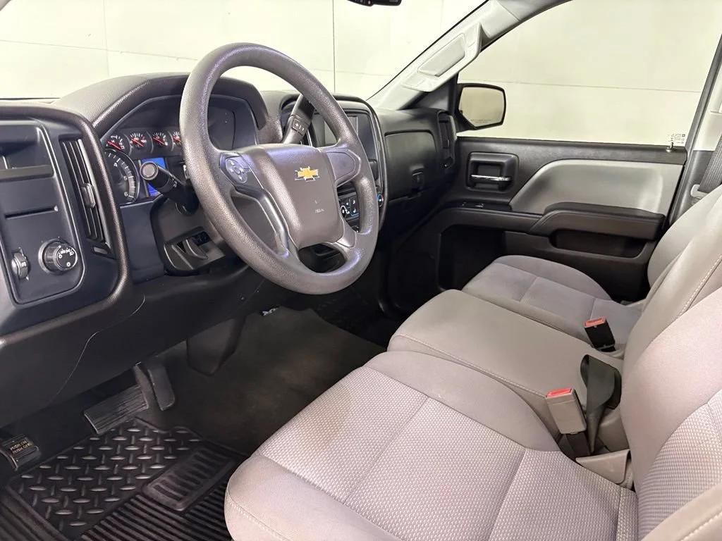 Used 2018 BLACK Chevrolet Custom image 25