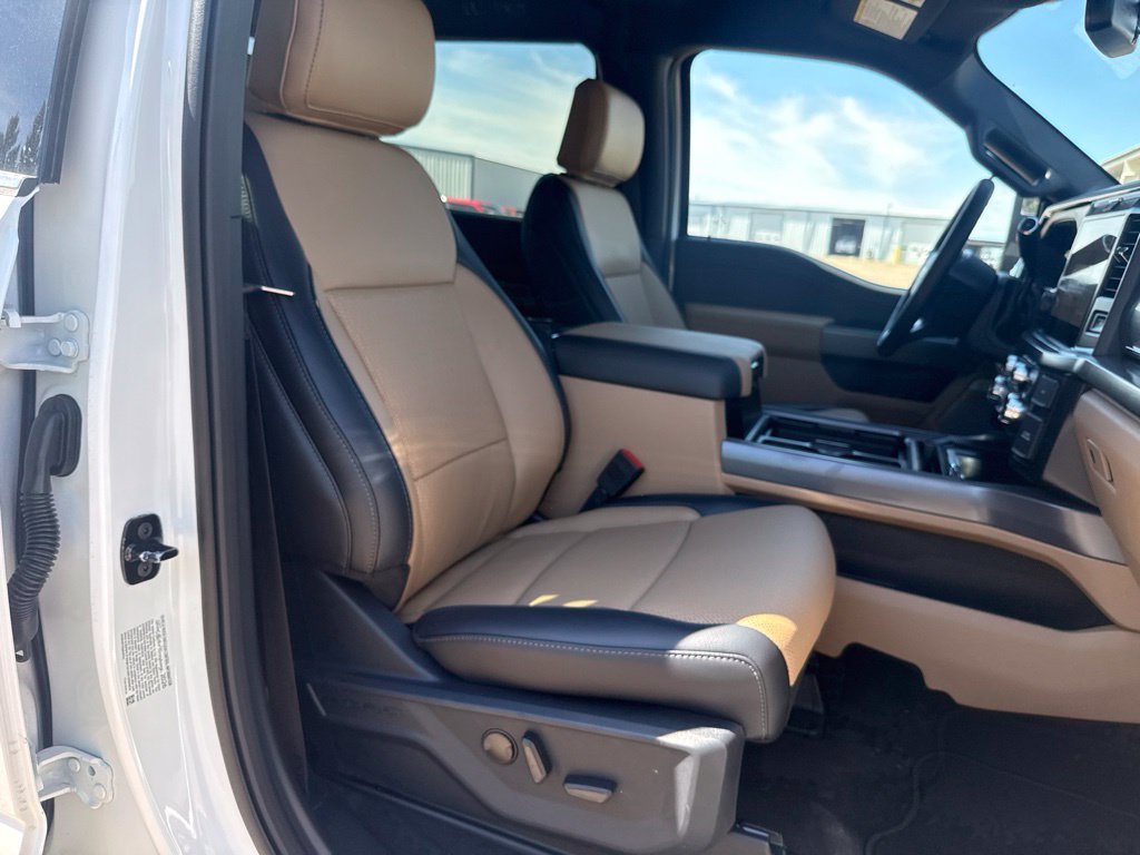 New 2026 Star White Metallic Tri-Coat Ford Lariat image 37