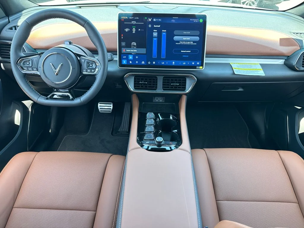 2025 VinFast VF 8 Plus - Photo 21
