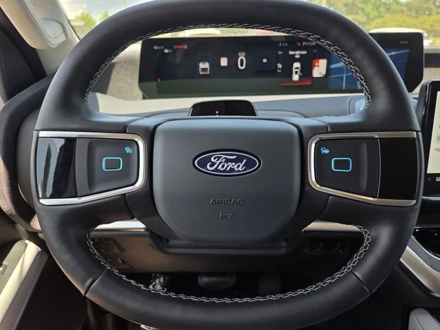 New 2026 Star White Metallic Tri-Coat Ford MAX Platinum® image 20