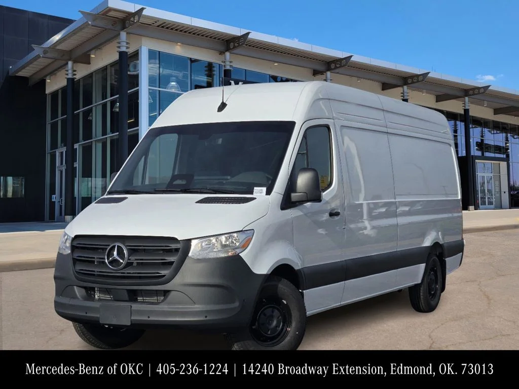 Used 2025 White Mercedes-Benz Cargo 170 WB image 1