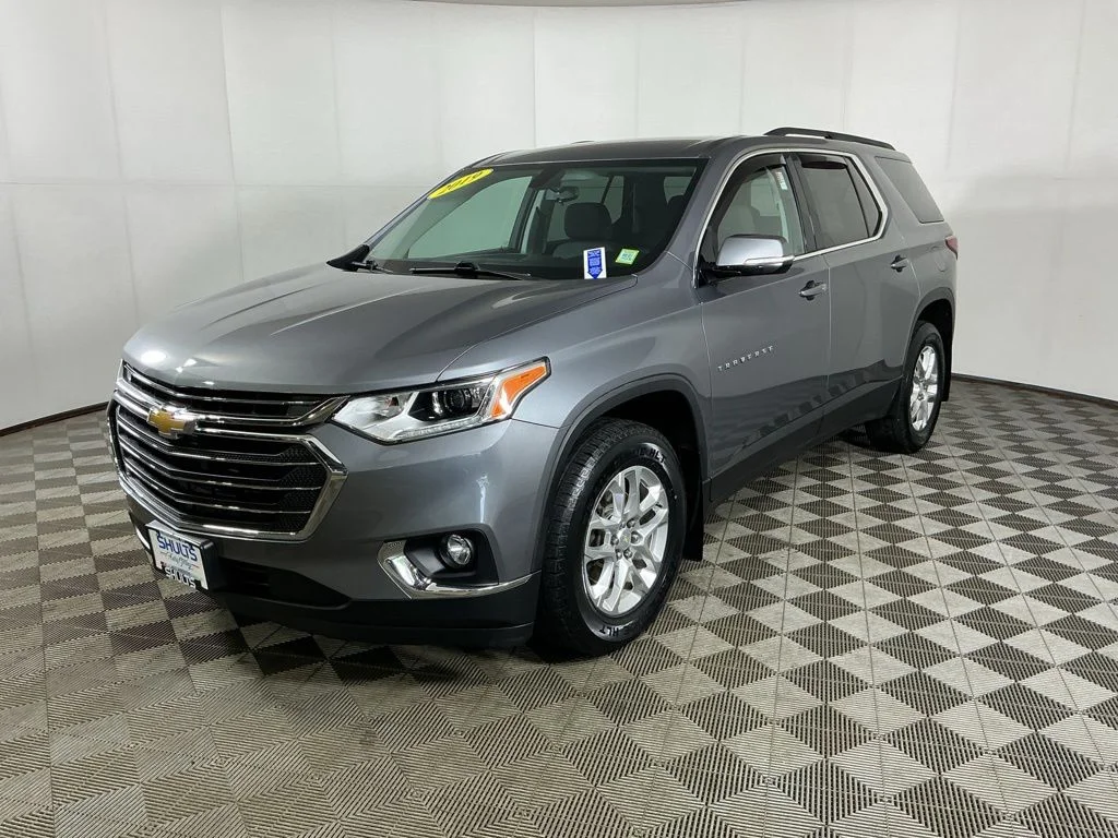 Used 2019 Gray Chevrolet LT image 4