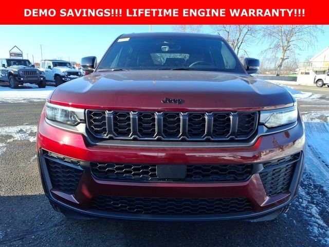 New 2026 Velvet Red Pearl-Coat Exterior Paint Jeep Altitude image 2