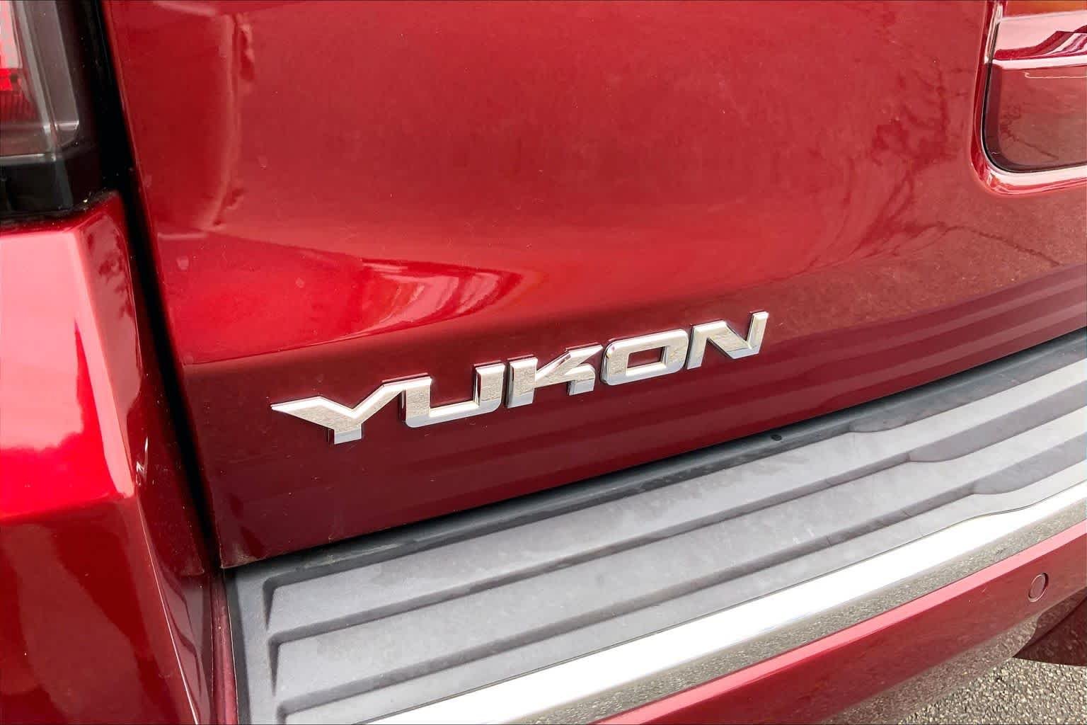Used 2017 Crimson Red Tintcoat GMC Denali image 31
