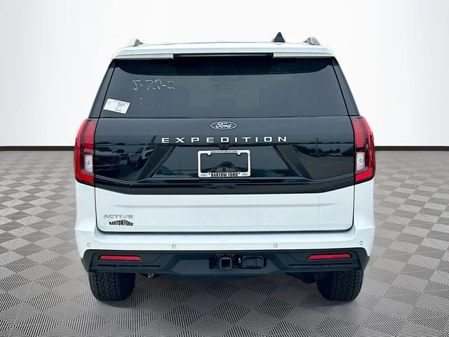 New 2026 Oxford White Ford Active image 5