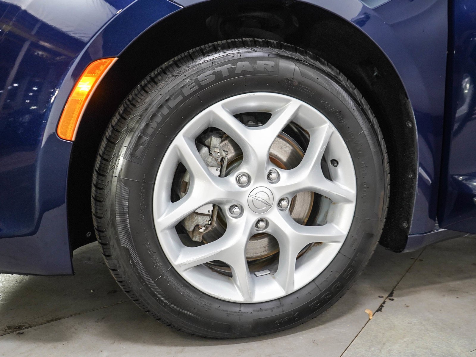Used 2017 Jazz Blue Pearlcoat Chrysler Touring L image 28