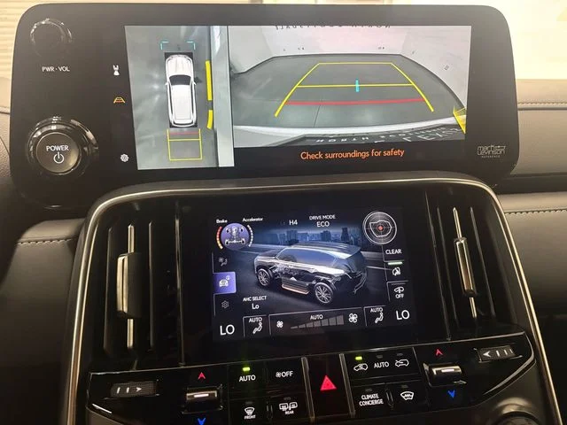 New 2026 White Lexus 700h Luxury image 23