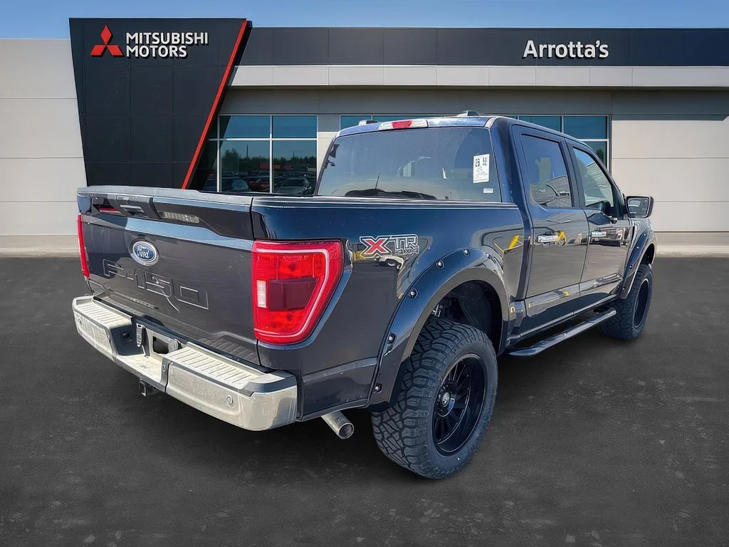 Used 2022 Antimatter Blue Metallic Ford XLT image 3
