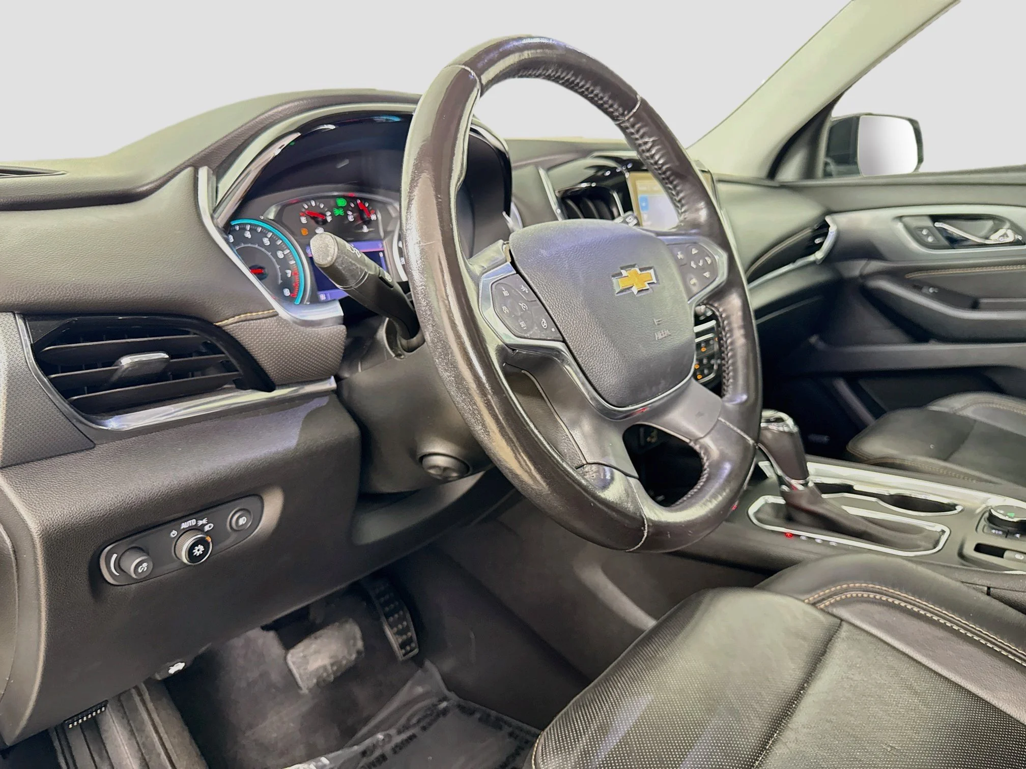 Used 2020 SILVER ICE METALLIC Chevrolet Premier image 11