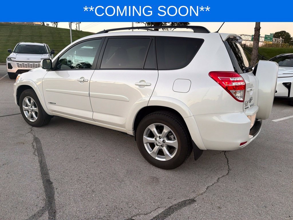Used 2010  Toyota Limited image 10