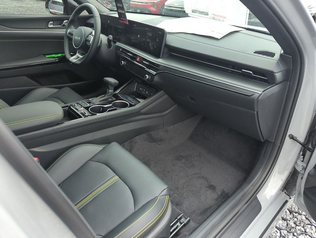 New 2026 Wolf Gray Kia GT image 36