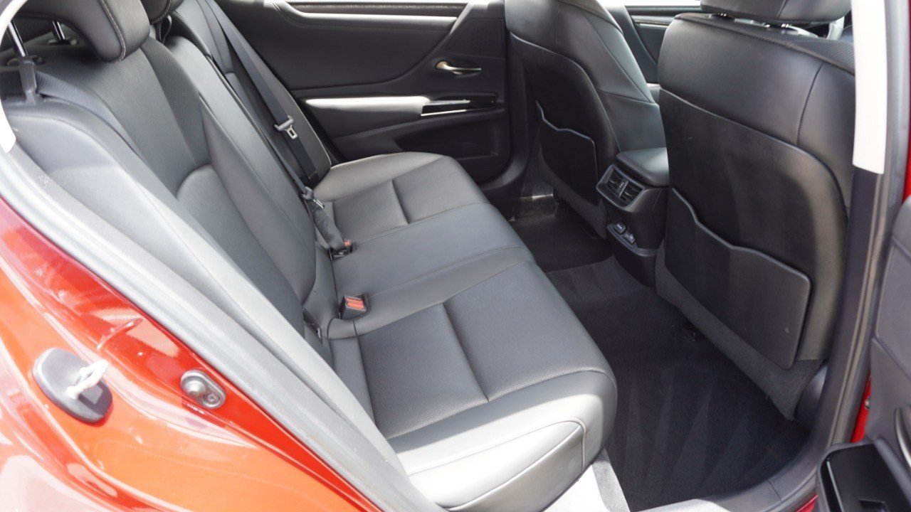 Used 2022 Red Lexus ES 350 image 29