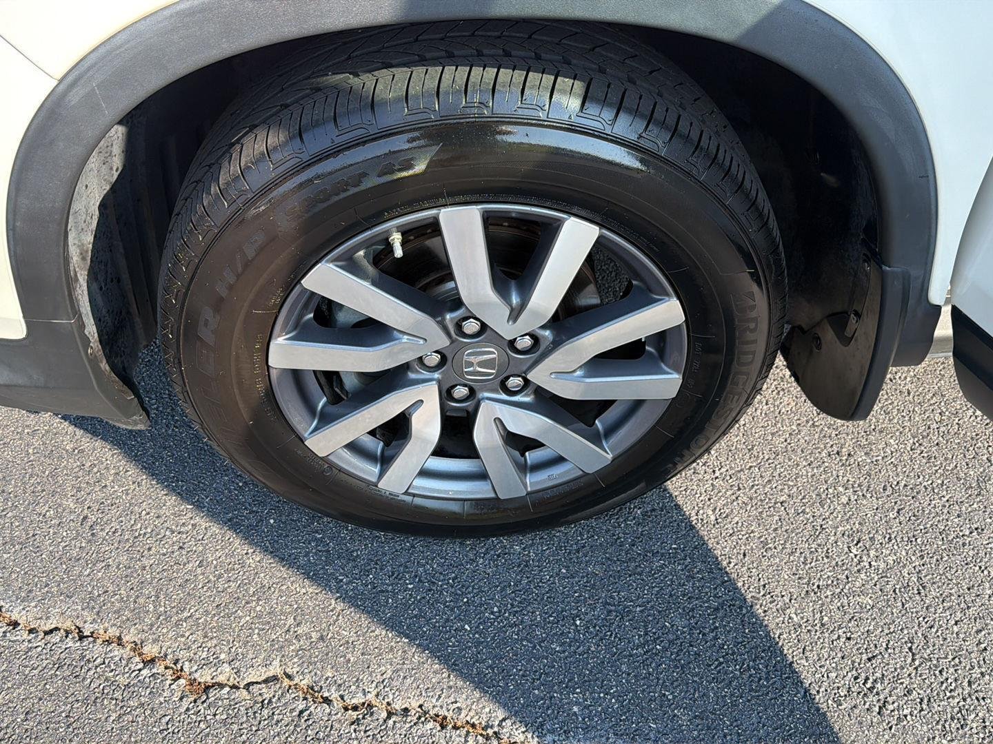 Used 2019 White Diamond Pearl Honda EX-L image 36