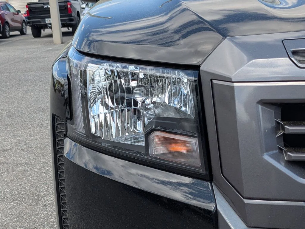 2025 Nissan Frontier SV - Photo 10