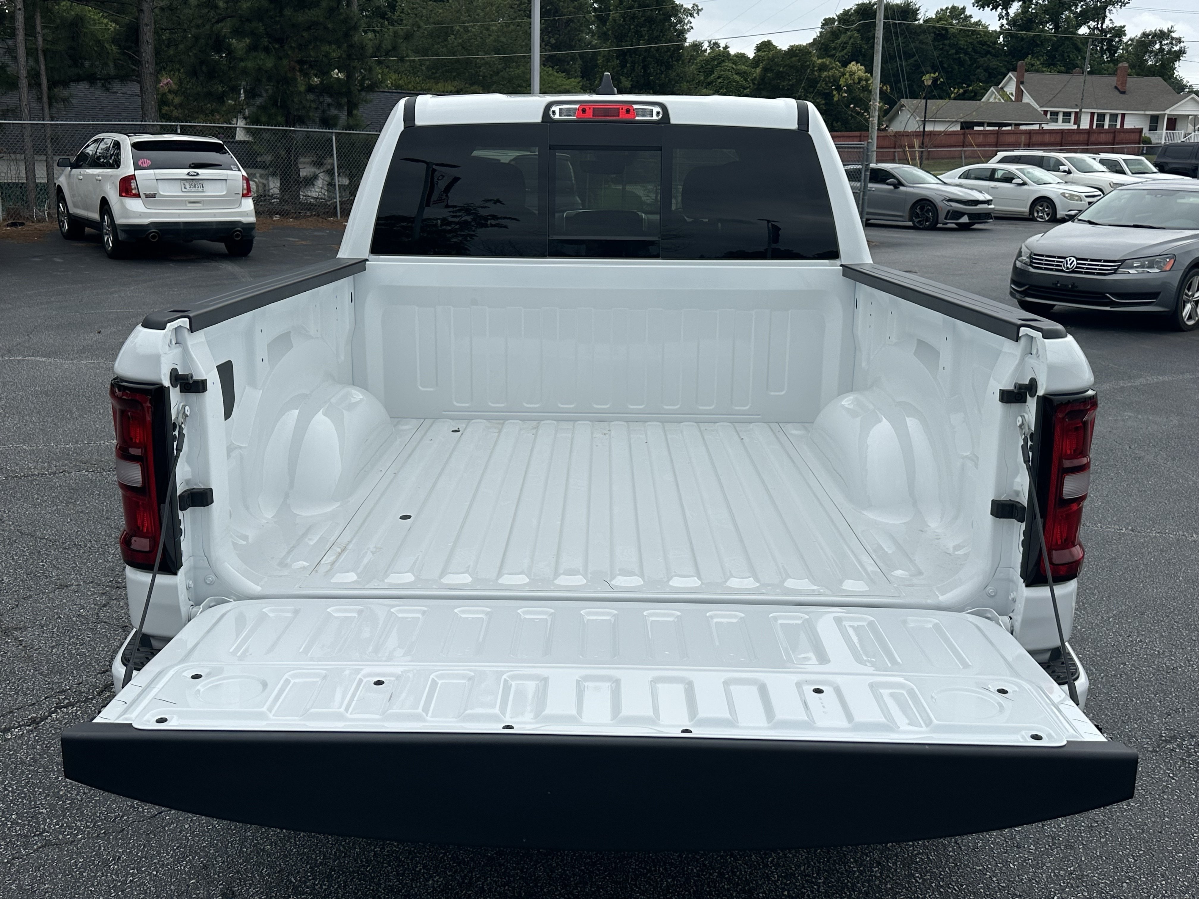 New 2026 Bright White Clear-Coat Exterior Paint RAM Big Horn image 19