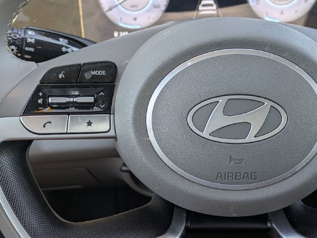 Used 2025 Gray Hyundai SEL Convenience image 20