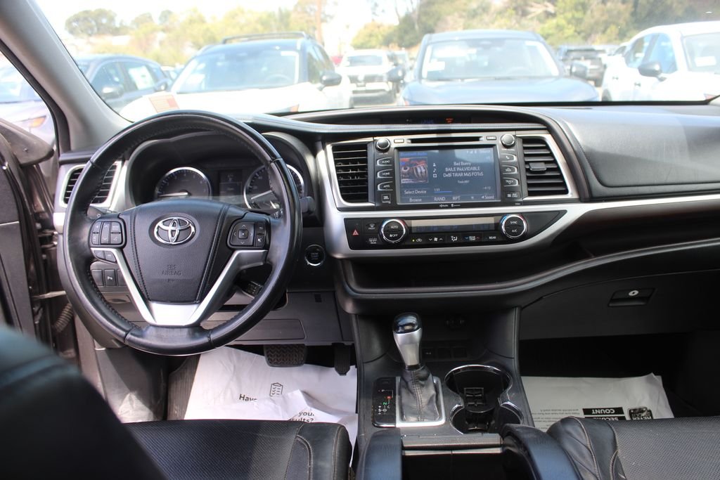 Used 2014 Gray Toyota Limited image 18