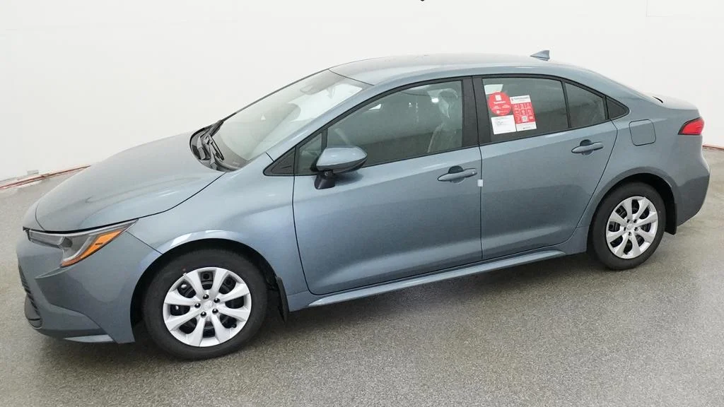 New 2027 Celestite Toyota LE image 4