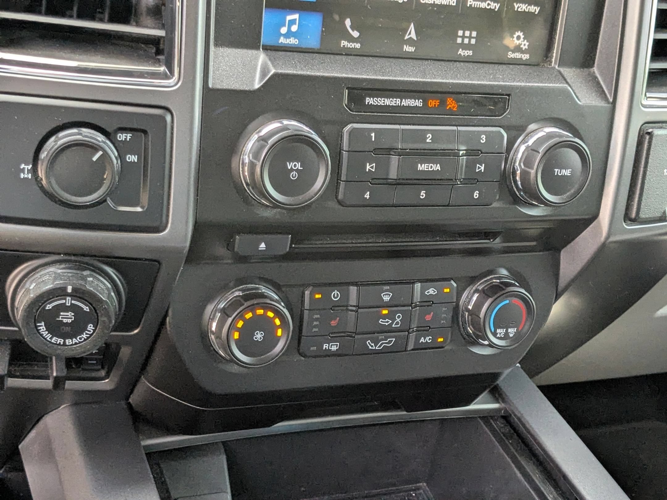 Used 2018 Magnetic Ford XLT image 17