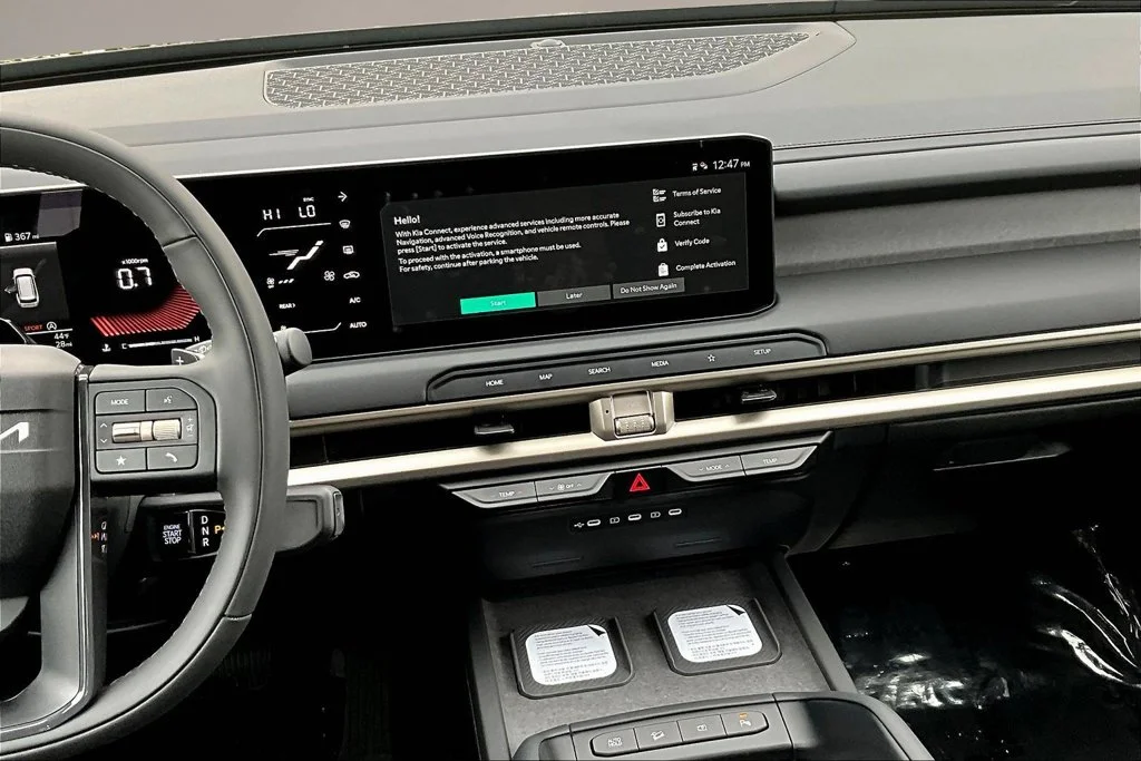 New 2027 Ebony Black Kia S image 6