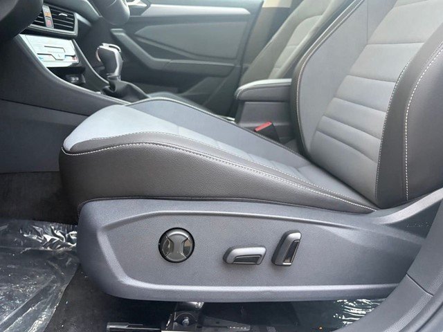 New 2027 Monument Gray Volkswagen 1.5T SE image 14