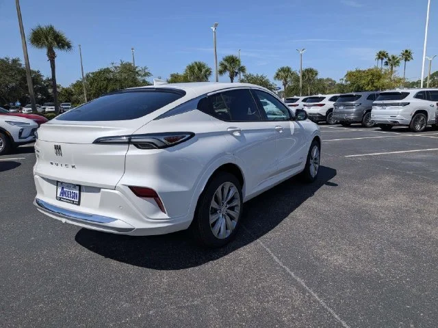 New 2026 WHITE FROST TRICOAT Buick Avenir image 3
