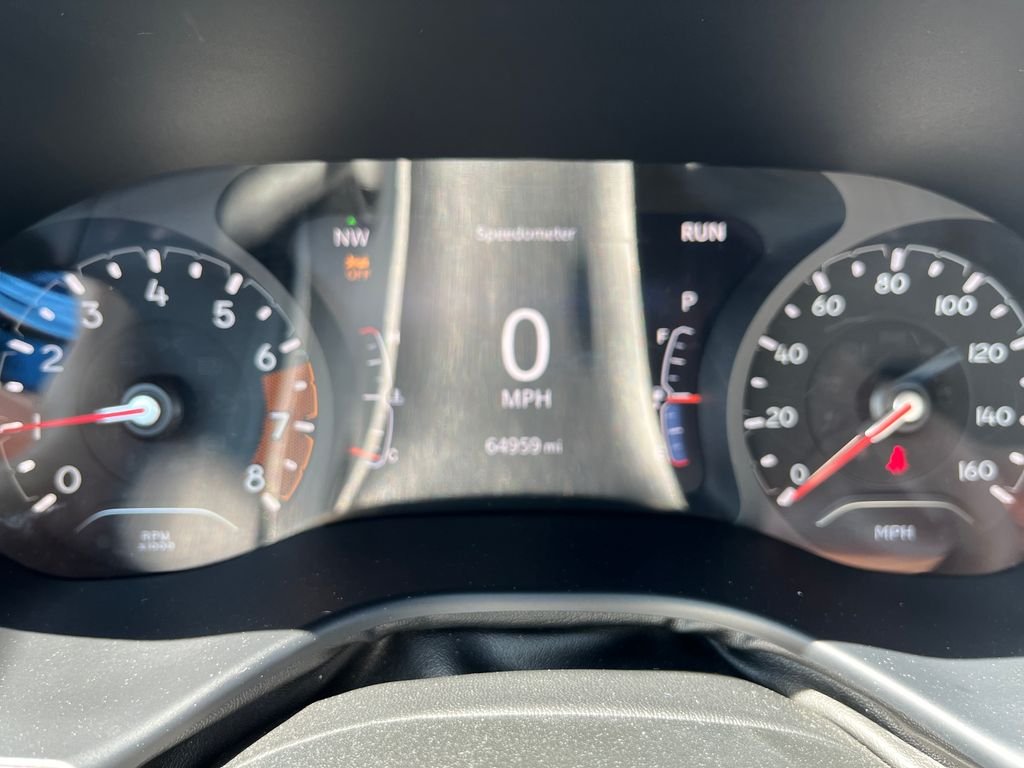 Used 2024 White Jeep Latitude image 16
