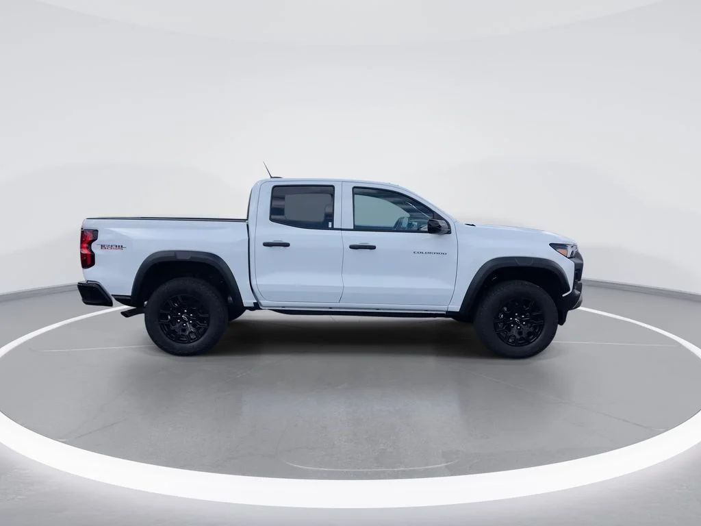 Used 2026 White Chevrolet Trail Boss image 9
