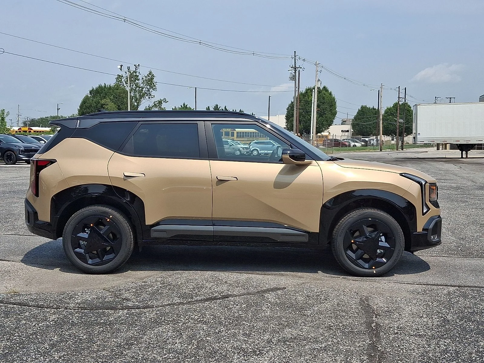 New 2027 Brown Kia X-Line S image 8