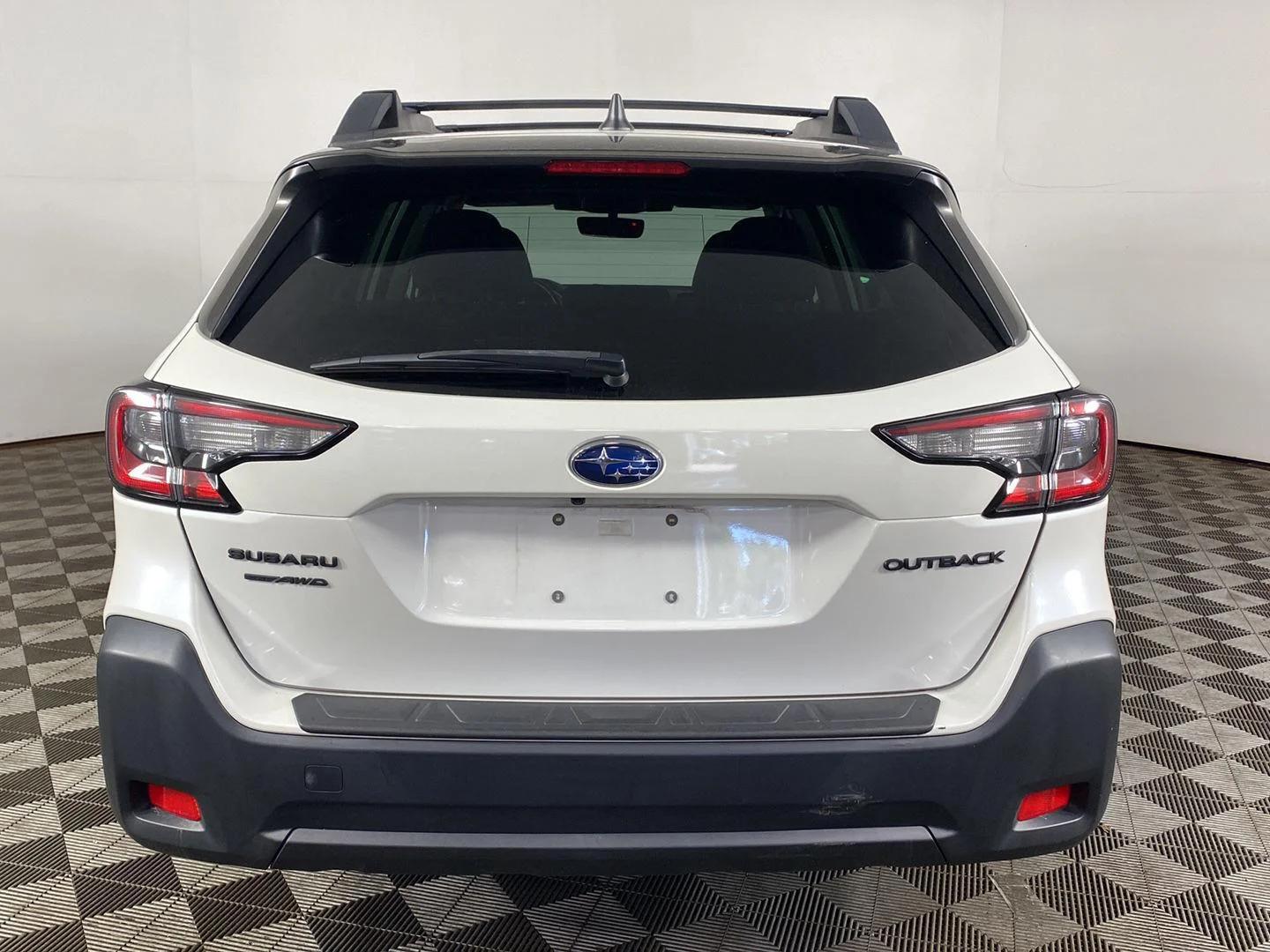 Used 2023 Crystal White Pearl Subaru Onyx Edition image 6