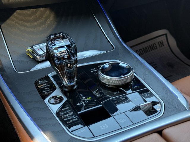 Used 2022 Arctic Grey Metallic BMW M50i image 15