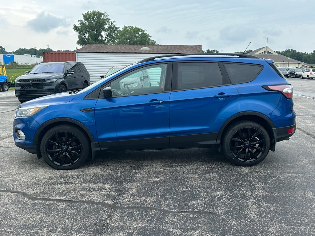 Used 2018 Blue Lightning Ford SE image 2