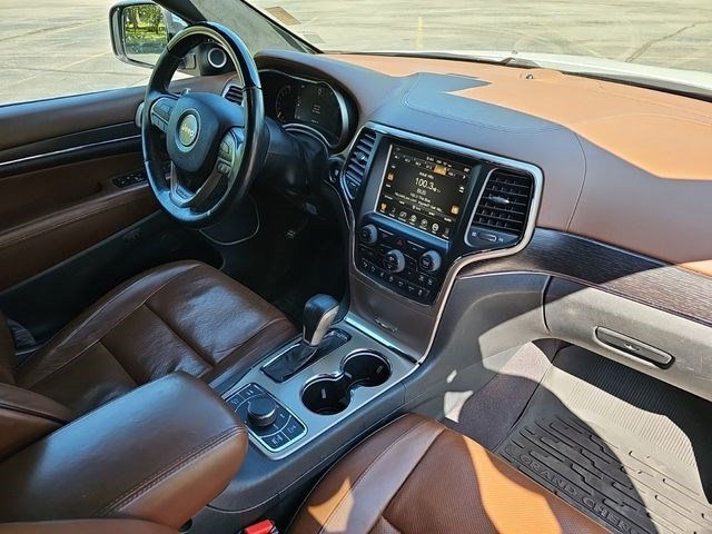 Used 2017 Ivory 3-Coat Jeep Summit image 13