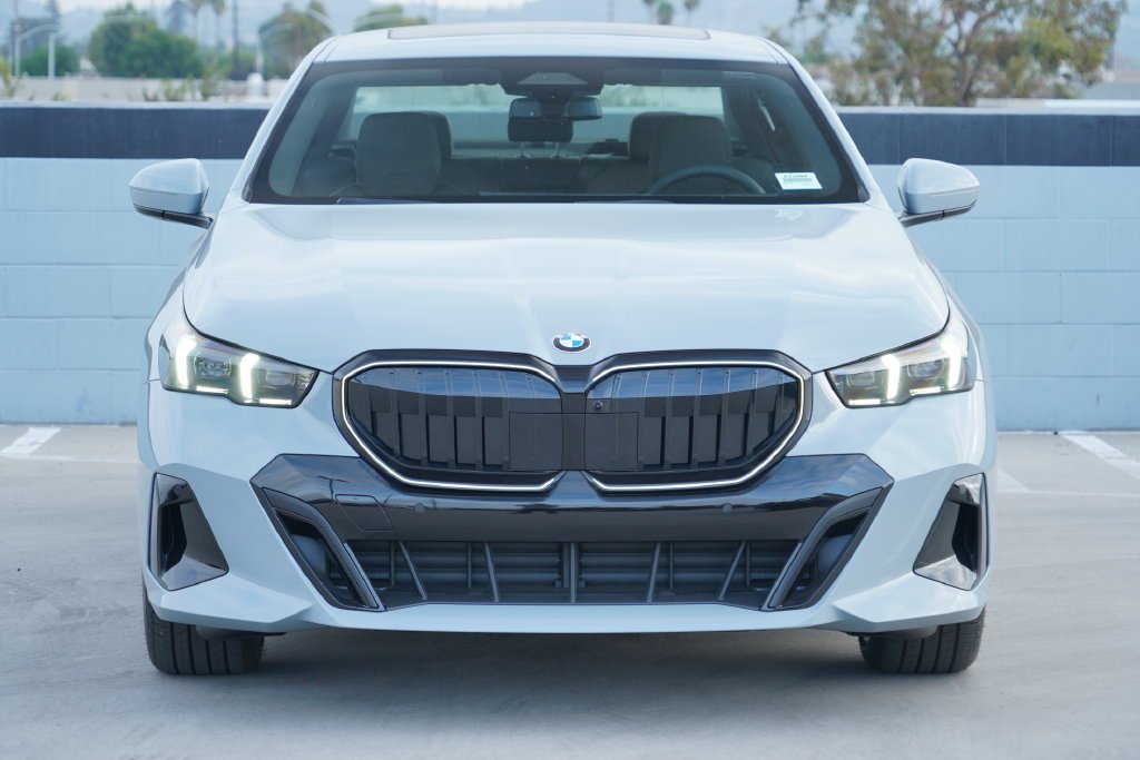 New 2027 Brooklyn Grey Metallic BMW 530i image 2
