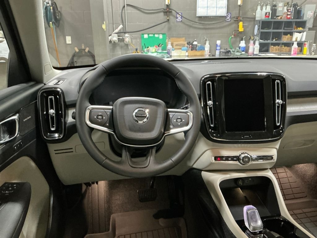 New 2026 Black Volvo B5 Ultra image 12