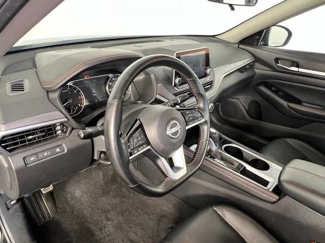 Used 2025 Black Nissan 2.5 SR image 12