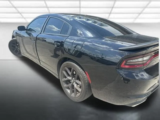Used 2020 Black Dodge SXT RWD image 4