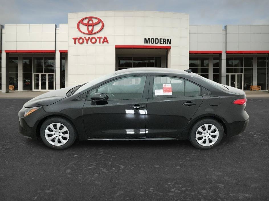 New 2026 Midnight Black Met Toyota LE image 3