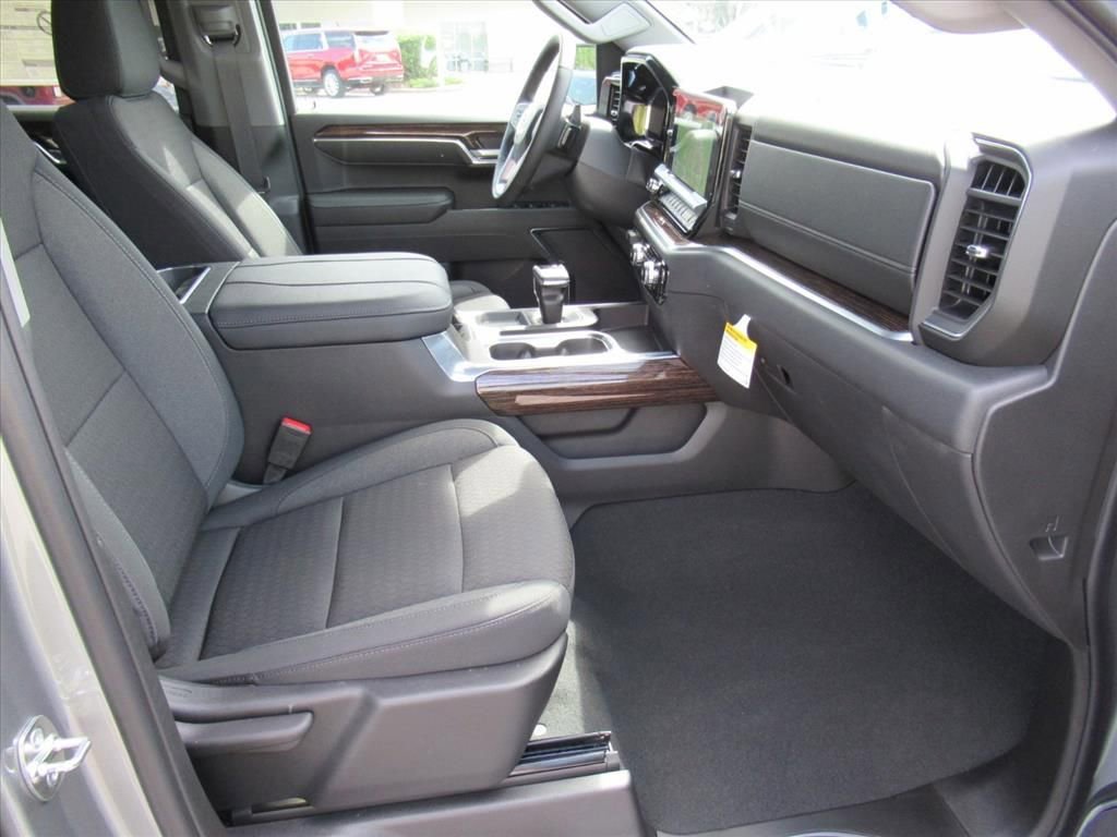 New 2026 Sterling Metallic GMC Elevation image 12
