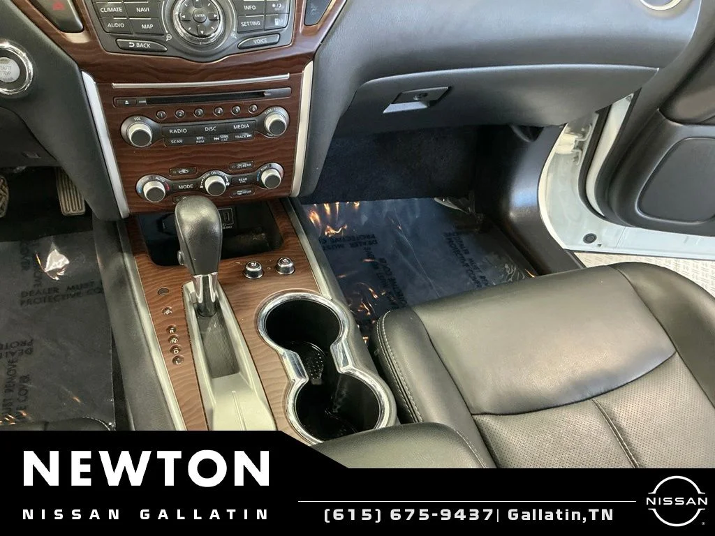 Used 2019 Pearl White Nissan Platinum image 16